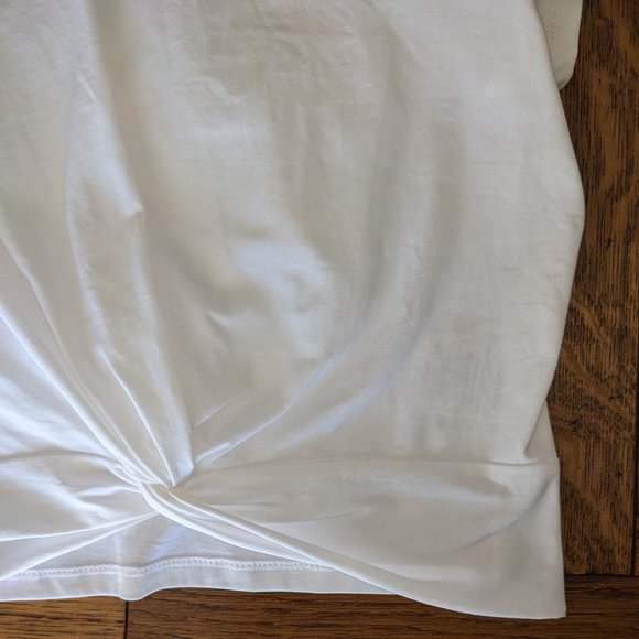 White Gajigaji Short Sleeve Knot Front Crop Top in a Misses size Medium - Picture 11 of 13